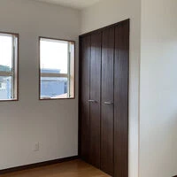 画像1586：静岡市清水区の注文住宅｜バルコニーの外壁にウッド調アクセント使用のデザインがお洒落