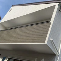 画像1906：静岡市清水区の注文住宅｜バルコニーの外壁にウッド調アクセント使用のデザインがお洒落