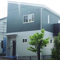 画像1961：静岡市清水区の注文住宅｜バルコニーの外壁にウッド調アクセント使用のデザインがお洒落